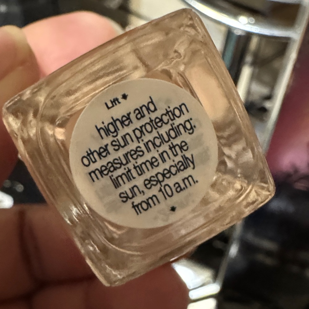 Lancome Teint Idole Ultra Wear Foundation - Care & Glow - Picture 5 of 6